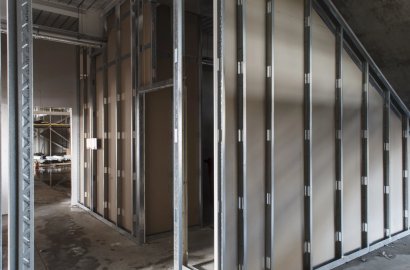 Instalación de perfilería metálica para Pladur en obra nueva