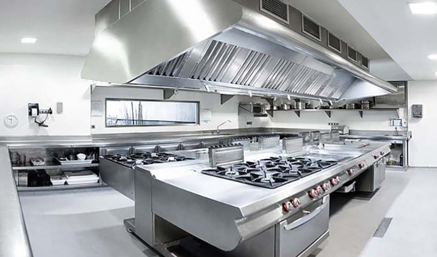 Cocina profesional con paredes de Pladur en Girona